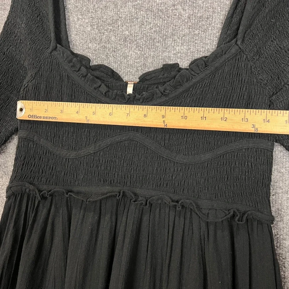 Free People Midi Dress Womens Medium Black Excellent Smocked Short Sleeve Cotton